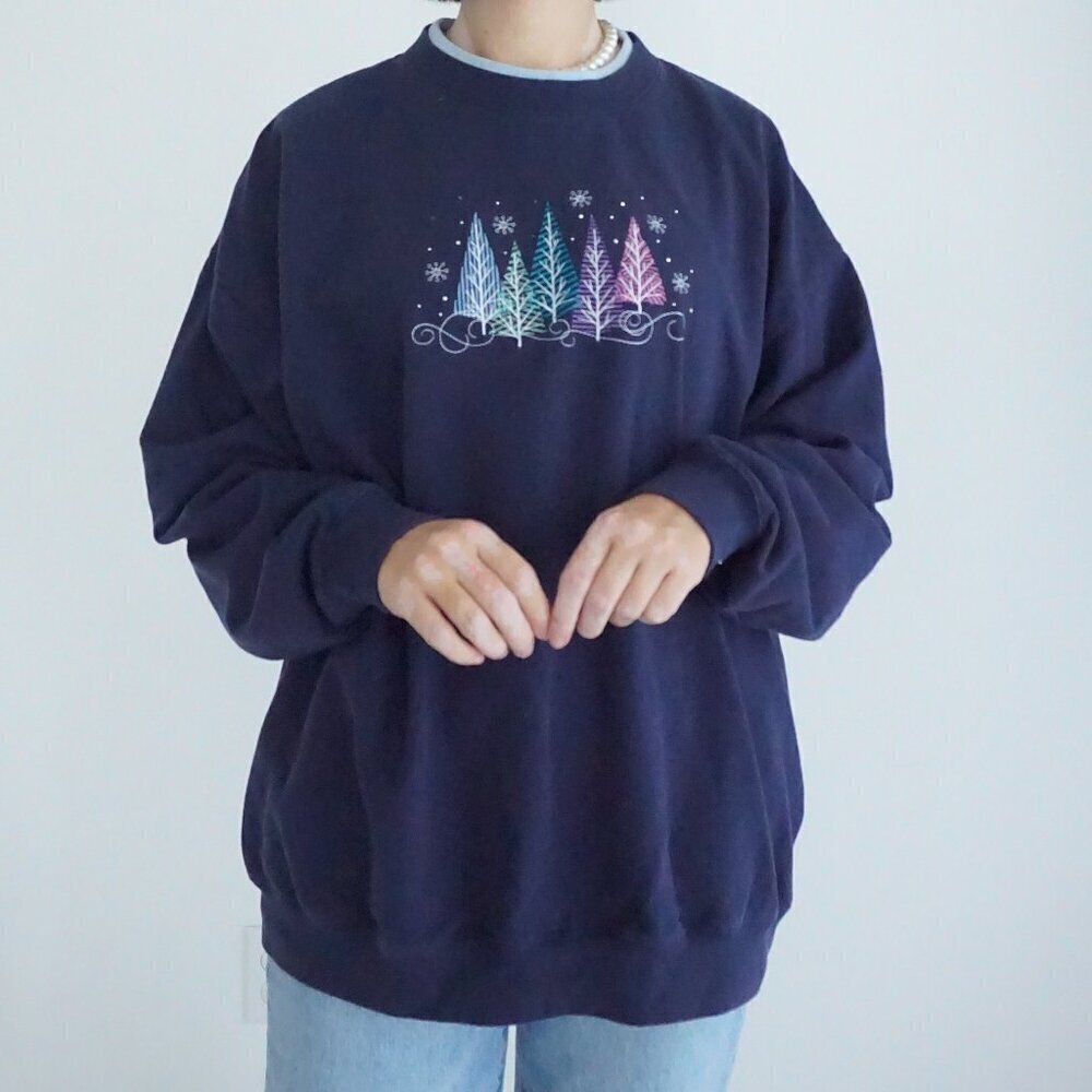 Vintage M&C Sportswear Navy Embroidered Winter Christmas Trees Crew Sweater 2X - Picture 2 of 11
